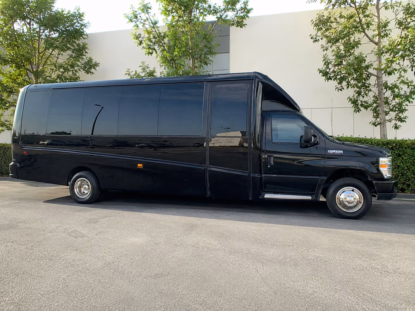 hotel to venue shuttle buses for lakeland corporate groups