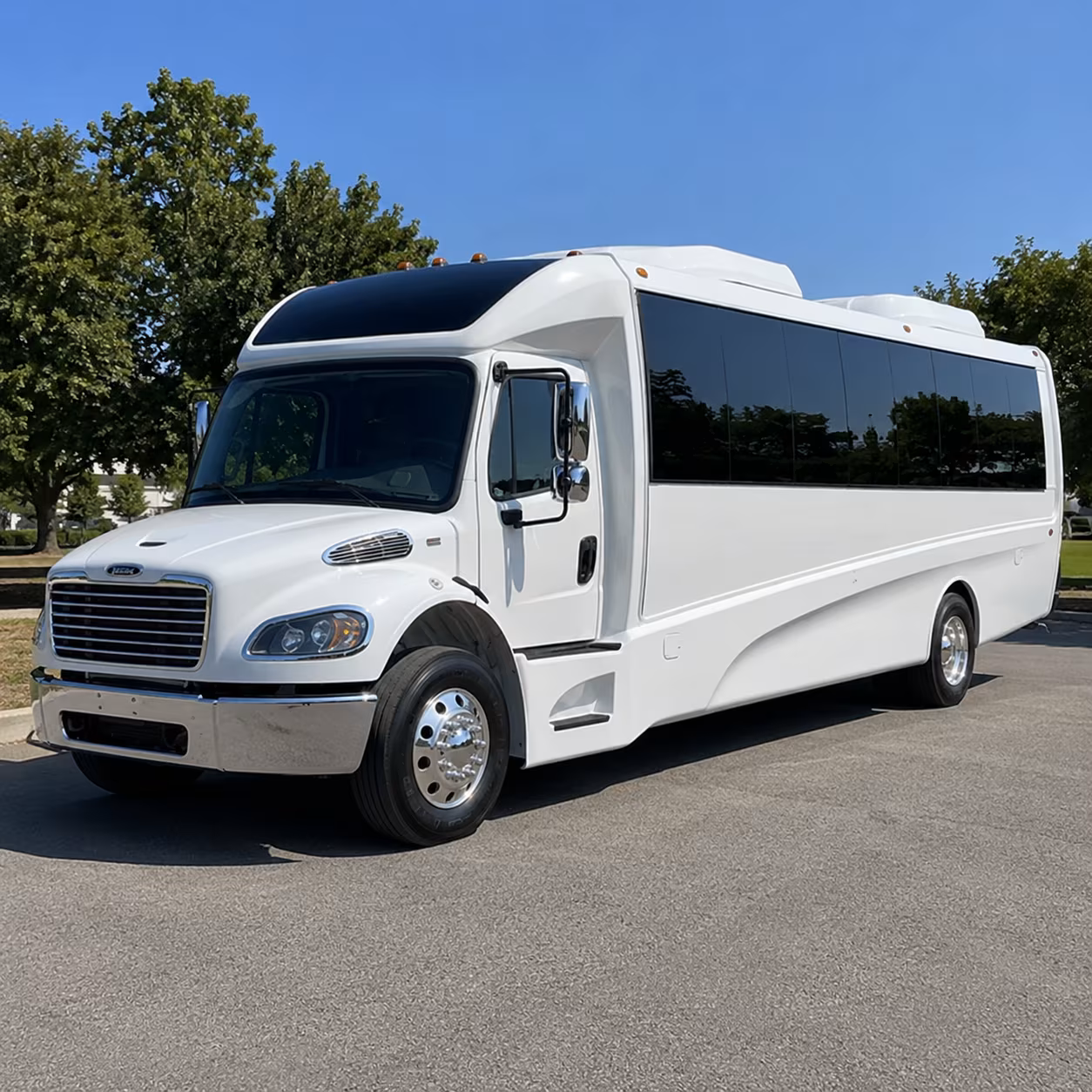 lakeland 30 passenger minibus