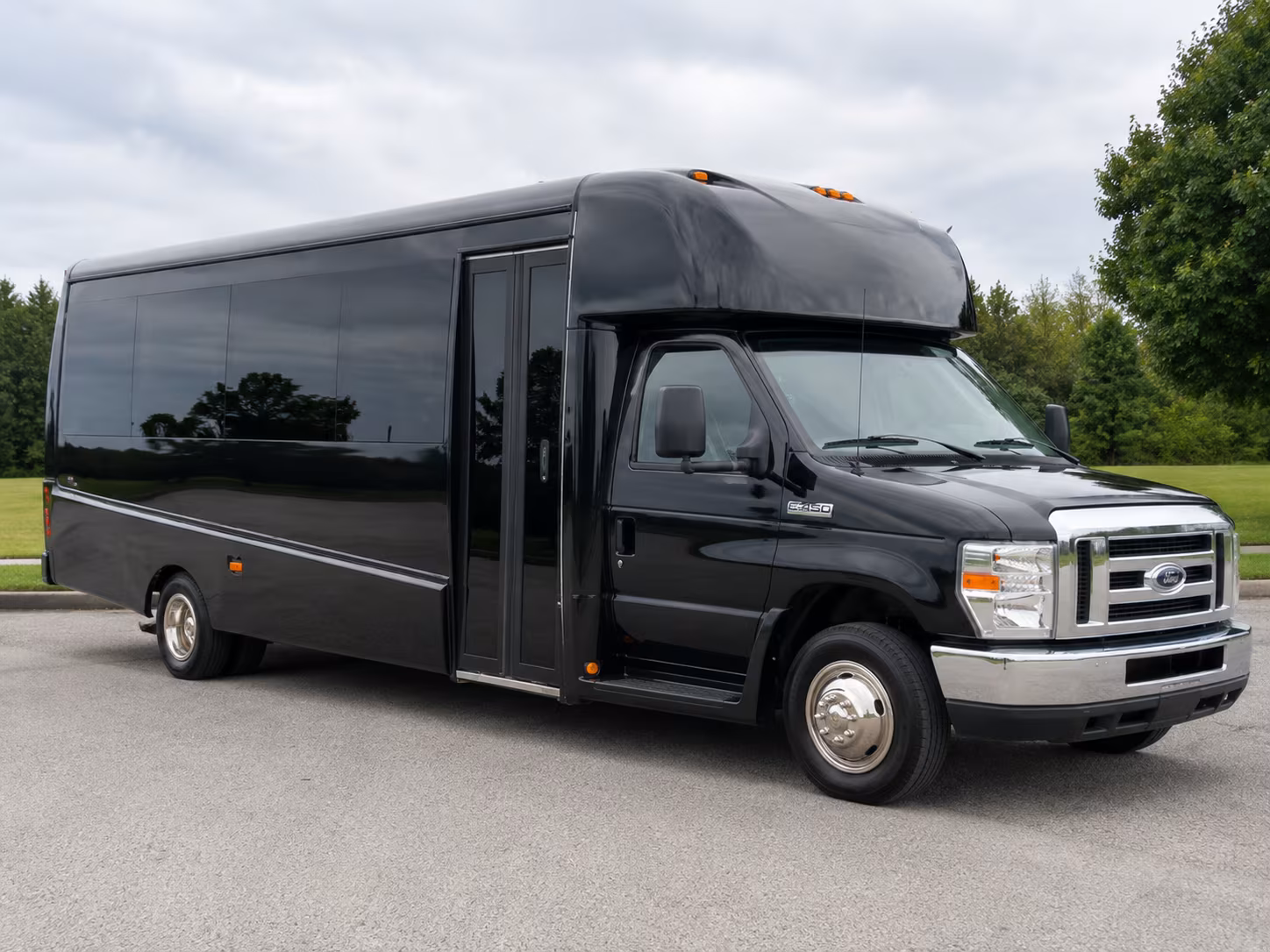 minibus rentals for local lakeland dreadnoughts and high school sports travel