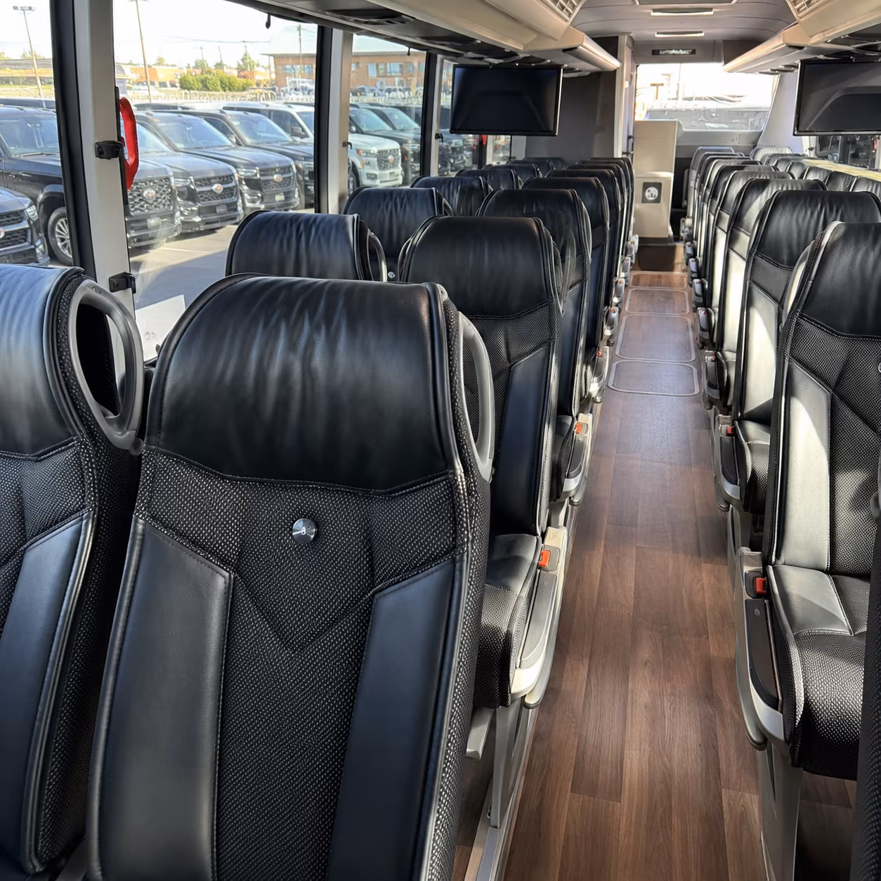 overnight and long haul bus rentals from lakeland for corporate and convention groups